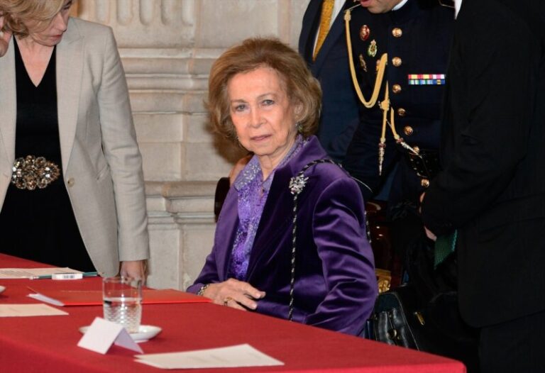 La Reina Sofía visita los Bancos de Alimentos en La Palma y Tenerife