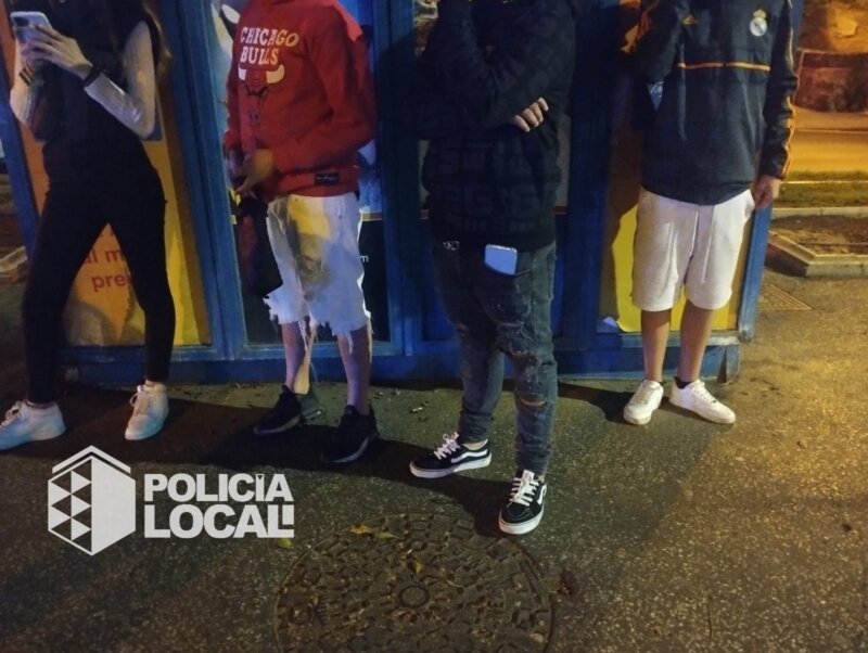 Identifican a 4 menores por tirar piedras a vehículos desde un puente, en Tenerife