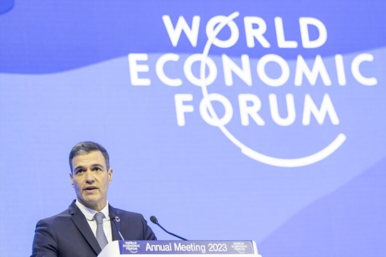 Sánchez defiende en Davos buscar el acuerdo con EEUU, pero también que la UE «haga sus deberes»