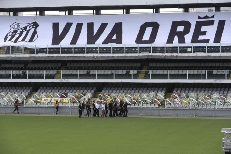 Brasil da el último adiós a Pelé