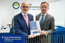 Empresarios de Madrid piden reducir Cabildos, Consejos Insulares y diputaciones