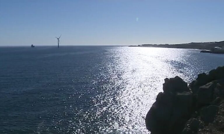 Canarias busca instalar parques de eólica marina flotantes