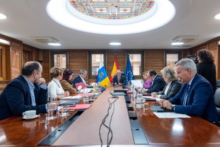 Torres viajará a Marruecos en las próximas semanas y luego a Cuba y Venezuela