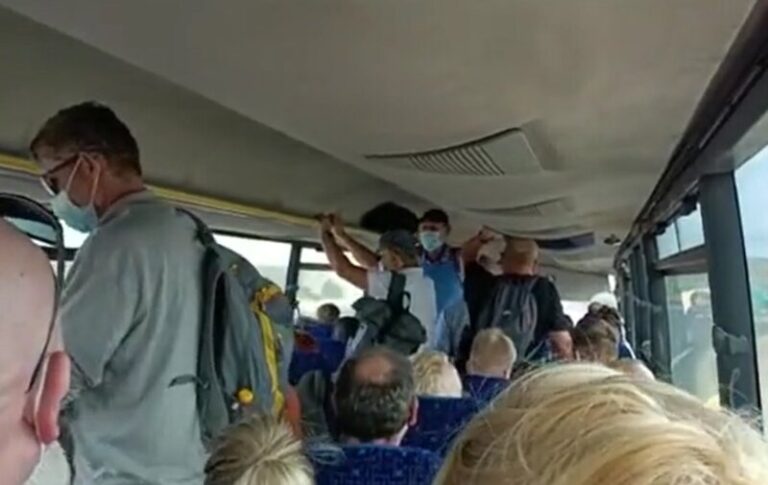 Los usuarios de las guaguas de Fuerteventura denuncian la mala gestión del servicio