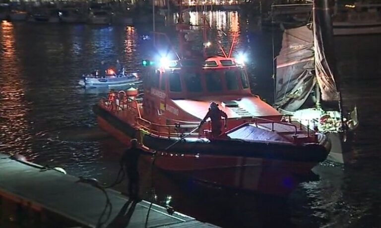 Llega a Gran Canaria el cuerpo del tripulante que estuvo a la deriva en un velero