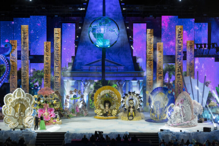 Espectáculo y homenajes en la Gala de la Gran Dama del Carnaval de Las Palmas de Gran Canaria
