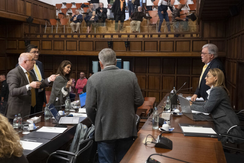 El Pleno del Cabildo de Gran Canaria ha aprobado 37 propuestas de acción en defensa del interés de la isla