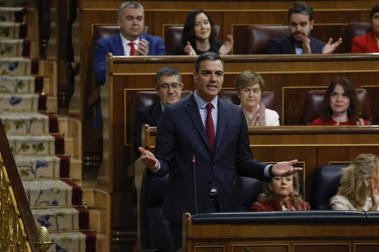 Sánchez recalca que se afanan en corregir la «equivocación» del solo sí es sí