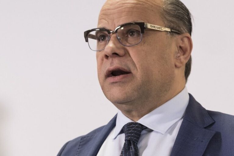 CC-PNC avisa de que el ‘caso Mediador’ «pinta muy mal»