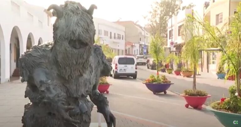 Conocemos a una de las pocas mujeres que se ha vestido de carnero de Tigaday