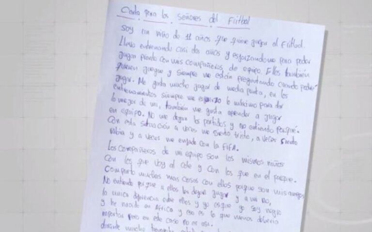 Souleymane, el niño que escribió a la FIFA porque no puede jugar al fútbol