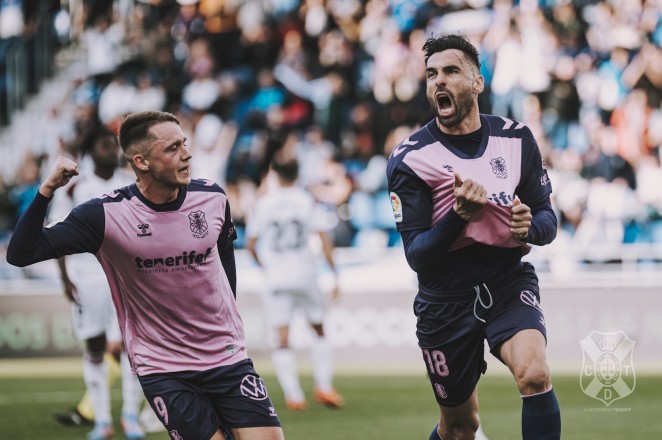 1-0. Un penalti da el triunfo al Tenerife