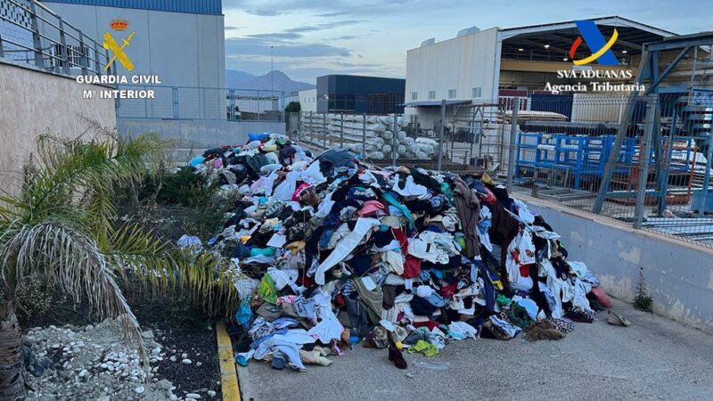 Contenedor ropa operación droga