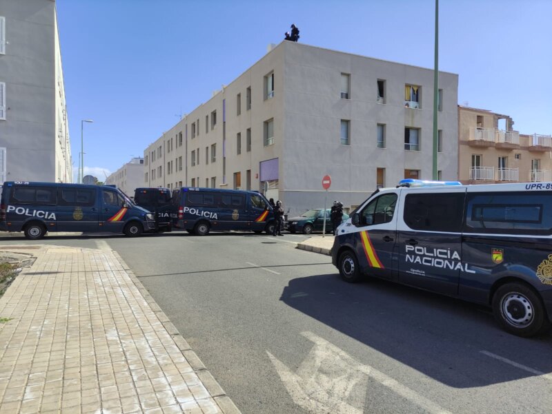 Amplio dispositivo policial en el desalojo del Castillo del Romeral