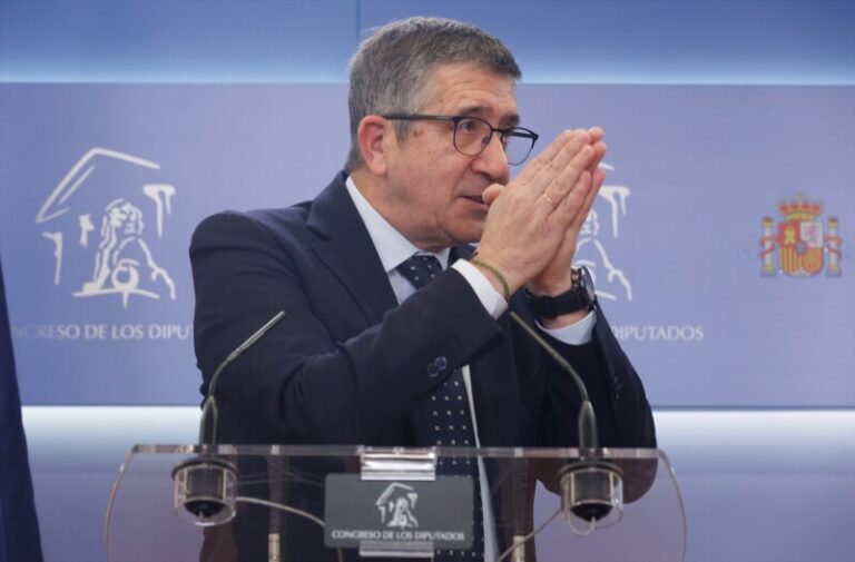 El PSOE dice que no le constan más diputados con «comportamientos deshonestos» y si aparece uno le echará