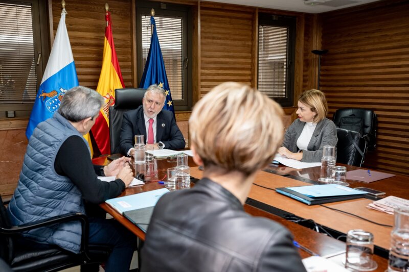 Canarias no descarta ir al TC si el traspaso de costas no incluye expedientes