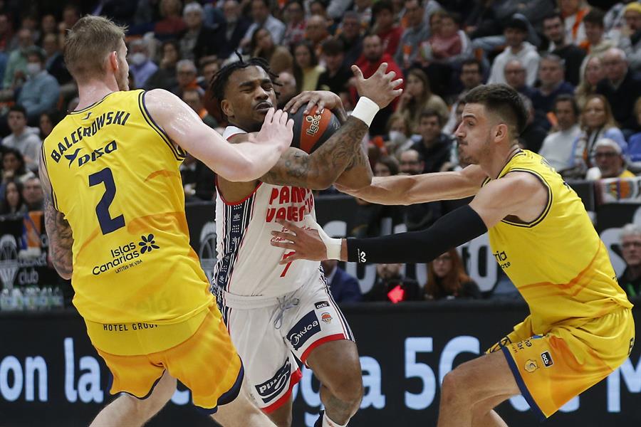82-76. El Gran Canaria pierde contra el Valencia Basket
