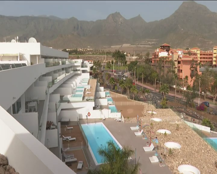 El turismo en el sur de Tenerife roza el lleno completo en determinados hoteles