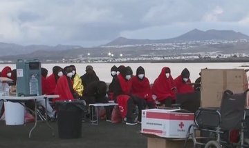 Un fallecido y dos personas críticas tras ser rescatados de una zódiac al este de Lanzarote