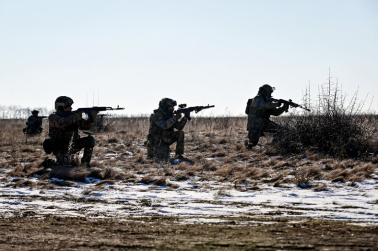 La guerra en Ucrania cumple un año con los principales frentes abiertos en la región del Donbás