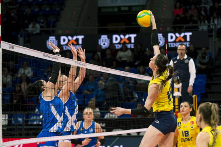 El Tenerife Libby’s La Laguna se despide en casa de la CEV Champions League con derrota ante el Fenerbahce