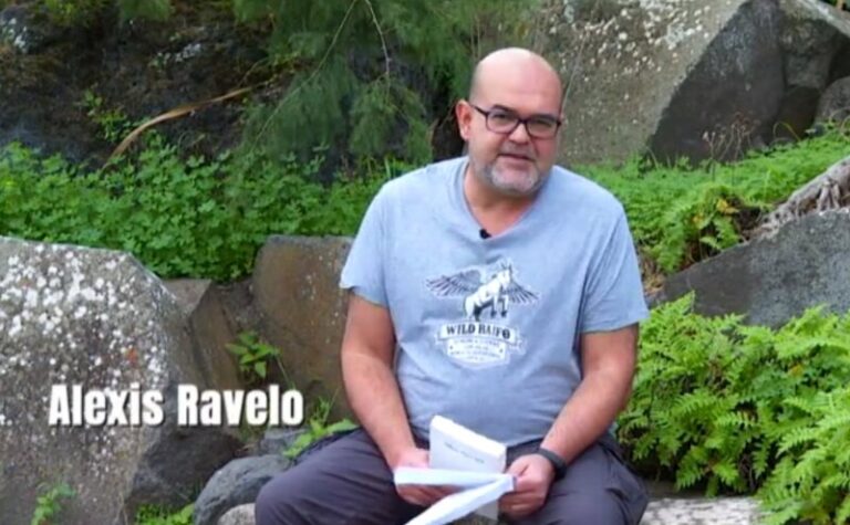 Televisión Canaria rinde homenaje al escritor Alexis Ravelo