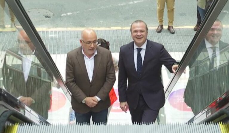 Inauguran las nuevas escaleras mecánicas de Primero de Mayo, en Gran Canaria
