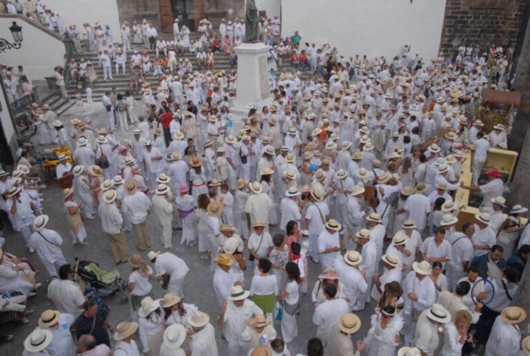 TVCanaria se viste de blanco para recibir a Los Indianos