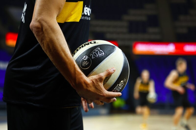 La derrota del Lenovo ante el Manresa (85-83) iguala la eliminatoria