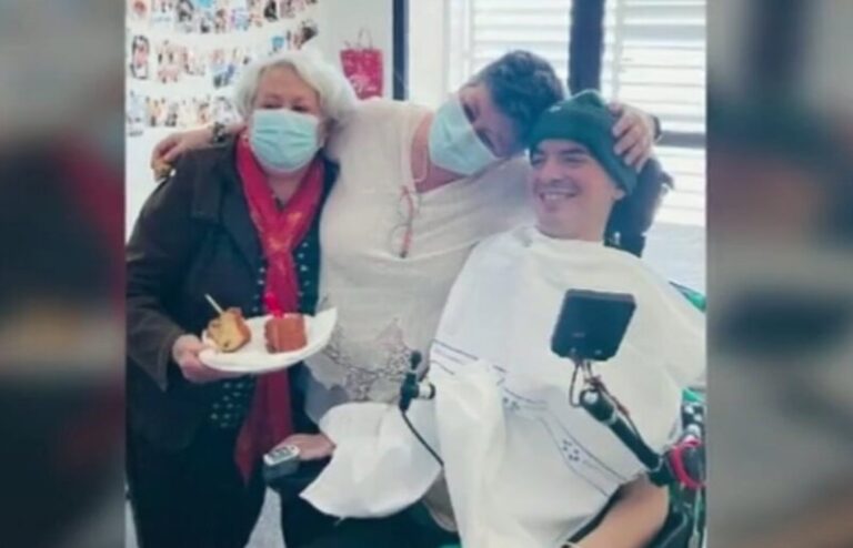 El joven Miguel Planas, que sufre una lesión medular, consigue una vivienda adaptada