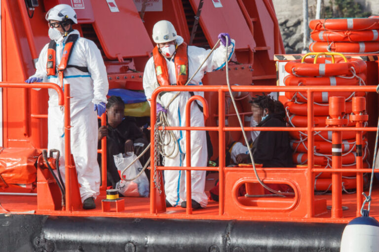 Salvamento Marítimo rescata una patera con 22 migrantes al sur de Gran Canaria