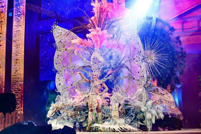 El Carnaval de Las Palmas de Gran Canaria se prepara para la Gala de la Reina