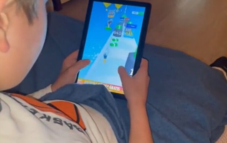 El mal uso de los móviles puede acarrear problemas para la infancia