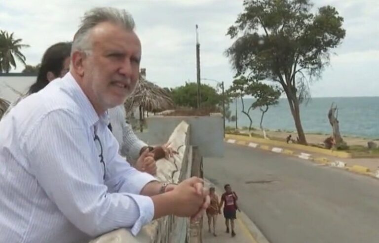 Torres visita a los residentes canarios en Venezuela