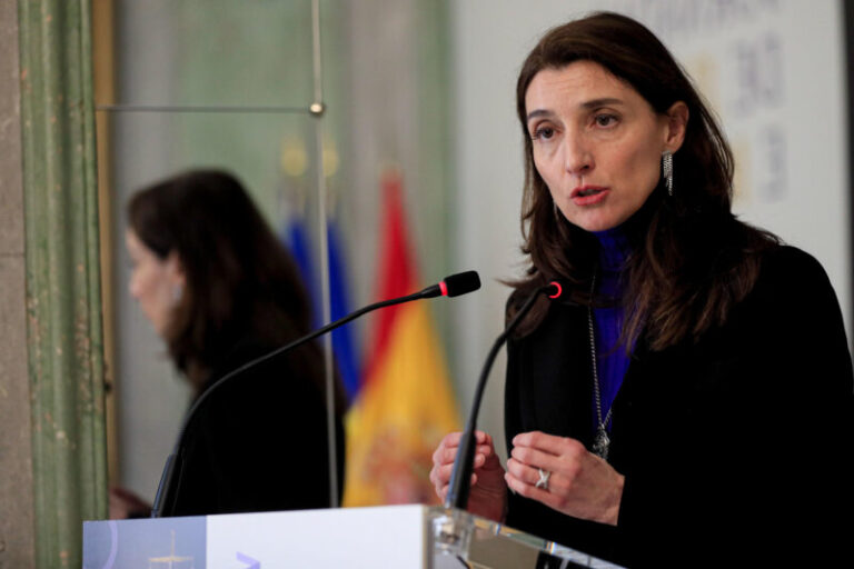 Robles defiende los contratos con una empresa investigada en el ‘caso Mediador’