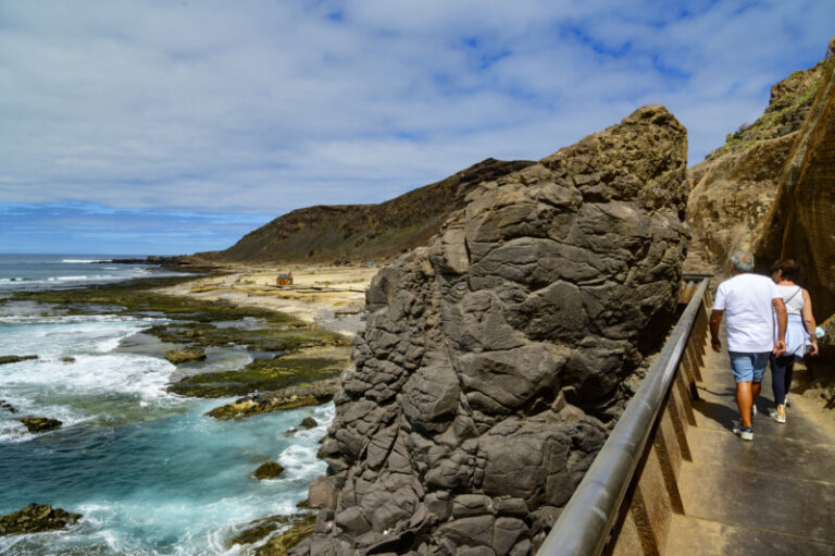 El Confital pierde la consideración de zona de baño de manera oficial