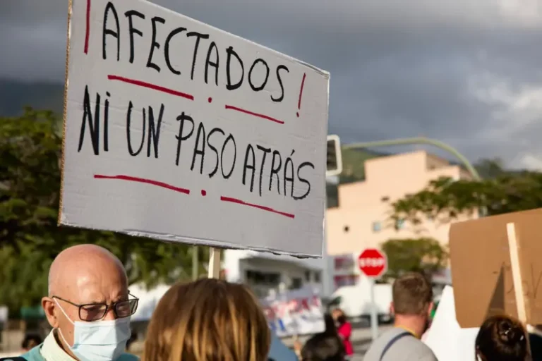 Yanes apoya la iniciativa de una Ley de Volcanes en su última comparecencia en el Parlamento