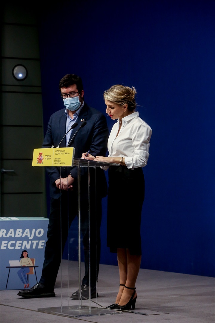 Sindicatos y empresarios aplazan hasta el día 22 su reunión para abordar el acuerdo de salarios