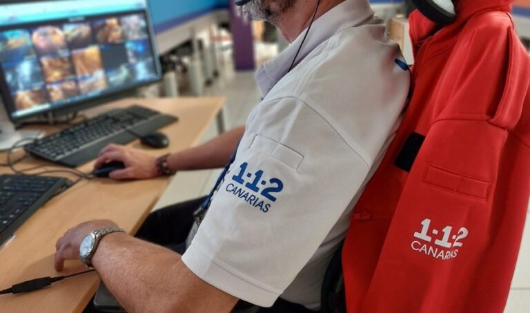 Dos mujeres y un menor heridos tras un vuelco en la TF-5