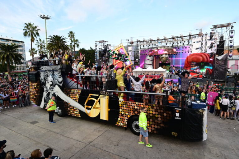 La Gran Cabalgata del Carnaval de Las Palmas de Gran Canaria ‘saca a la calle’ a 120.000 personas