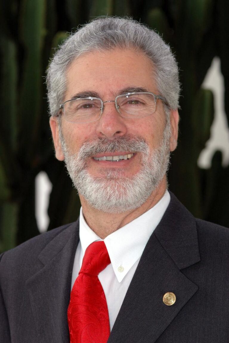 ‘El Mundo que viene’ analiza los retos a los que se enfrentan las personas mayores