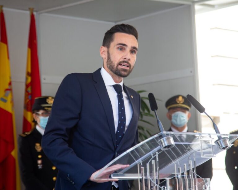 Marlaska justifica el cese de José María Tienda por «pérdida de confianza»