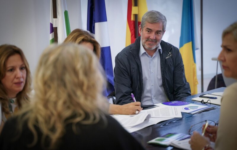 Clavijo con Colegio de Psicólogos
