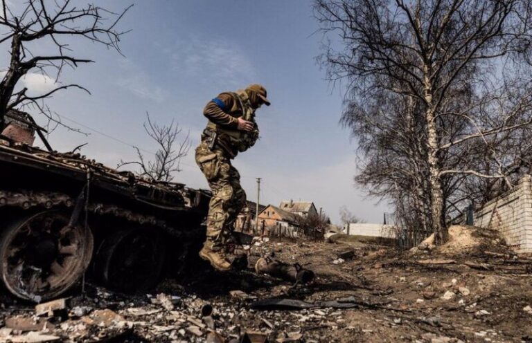 Continúan los enfrentamientos en la ciudad de Bajmut entre las tropas rusas y ucranianas