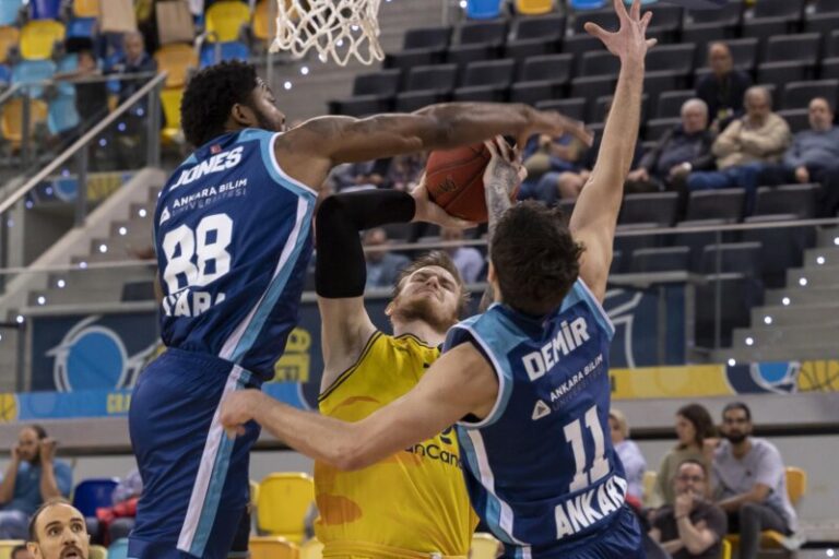 El Granca afianza el liderato en la Eurocopa tras imponerse al Turk Telekom Ankara (89-79)