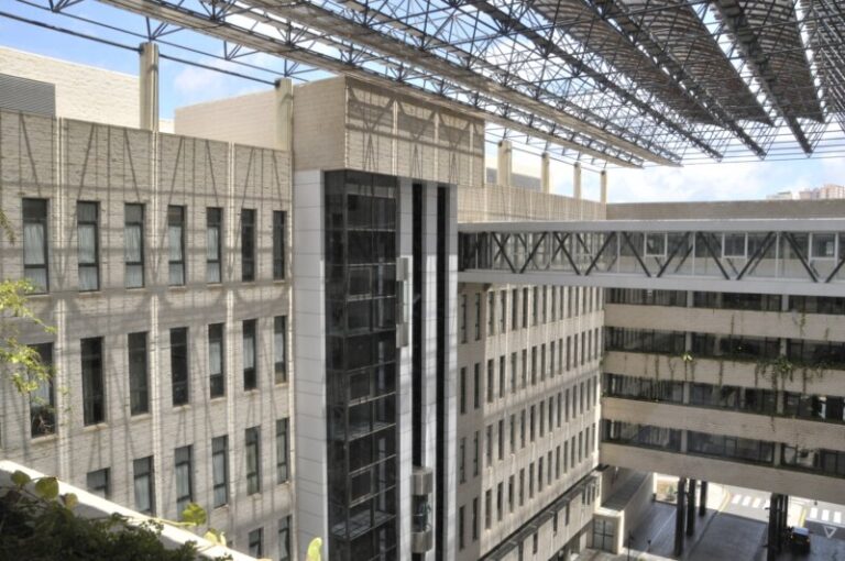 Canarias suma tres fallecidos y 214 nuevos casos de Covid en mayores de 60 en la última semana