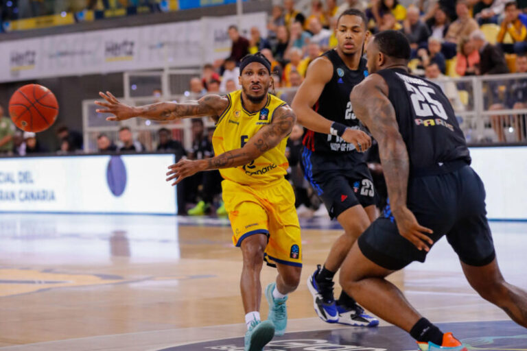 El Granca vence 104-74 al París y consigue su puesto en semifinales