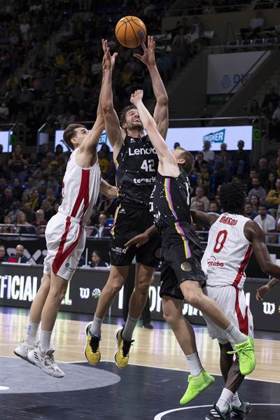 91-84. Trabajado triunfo del Lenovo Tenerife ante un buen Baxi Manresa