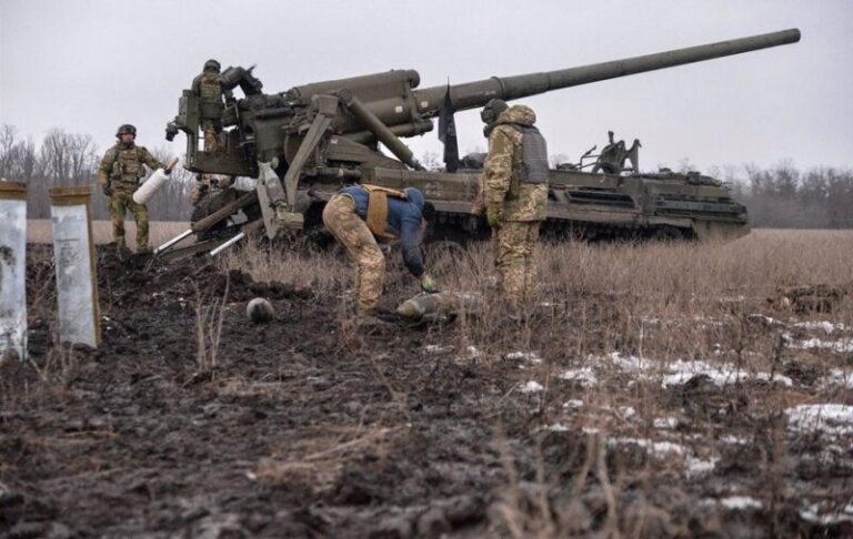 Continúan los intensos combates en Bajmut, una ciudad prácticamente destruida