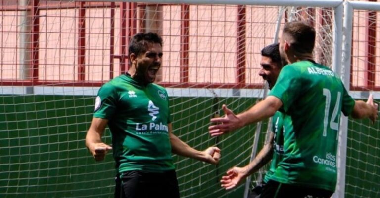 El Atlético Paso da un gran paso hacia la salvación ante el Don Benito (2-0)